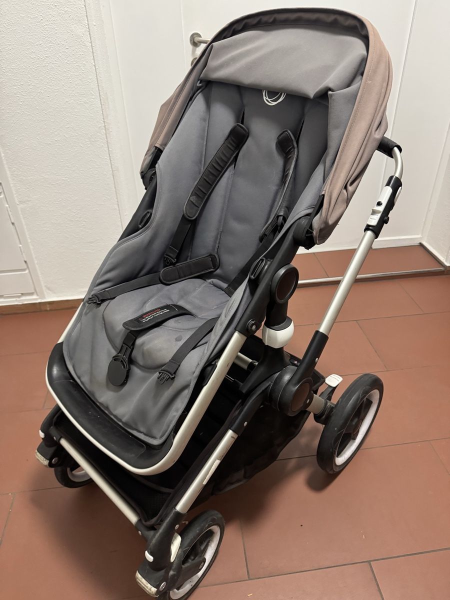 Bugaboo Carrozzine: Bugaboo Fox Kinderwagen mit Babyschale - guter Zustand – Usato da Zürich venduto da pet_2lhx