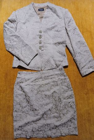 Kostüm mit Spitze, Grösse 38, Beige, Top Zustand! France!