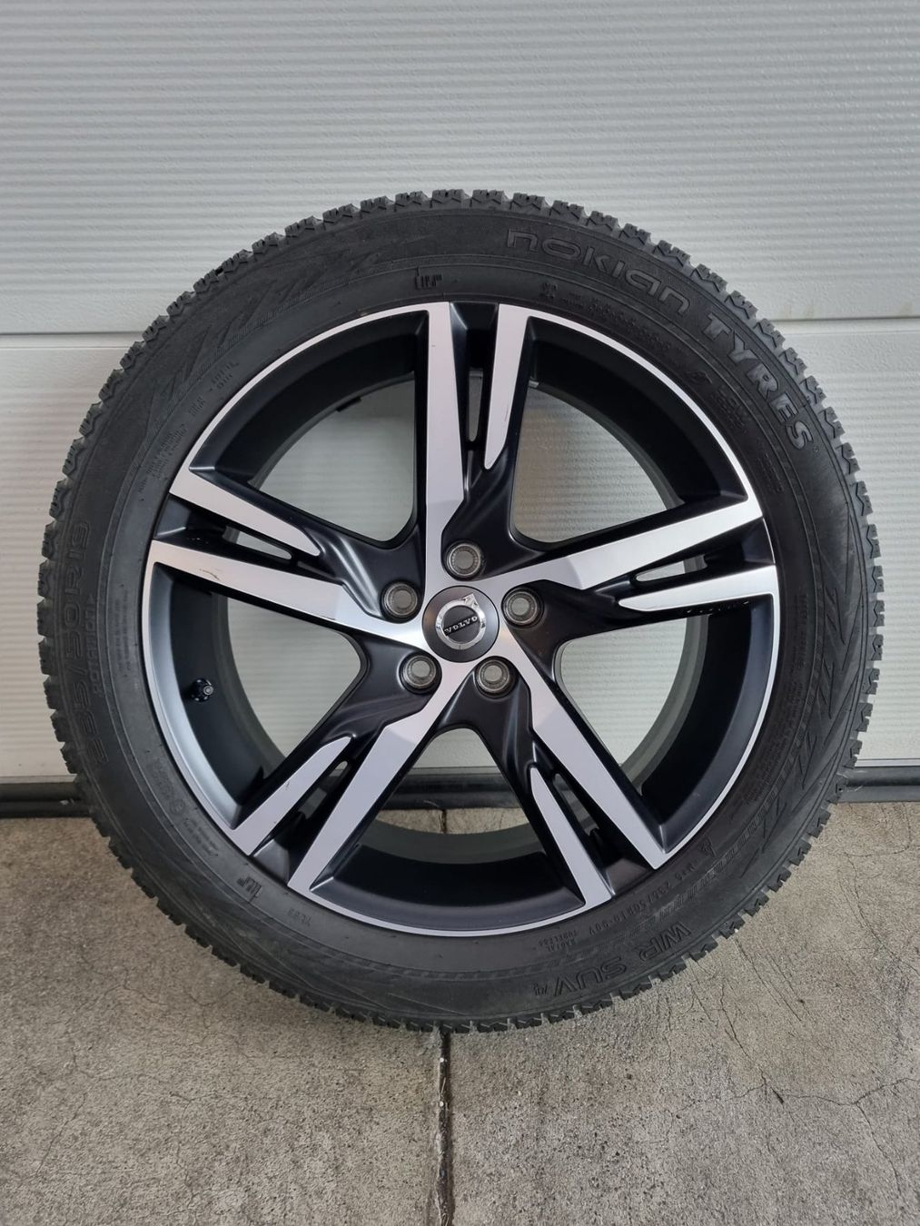 Volvo Pneumatici & Ruote complete: Volvo XC40 Winterräder original – Usato da Kirchdorf AG venduto da Cartastic_AG 2