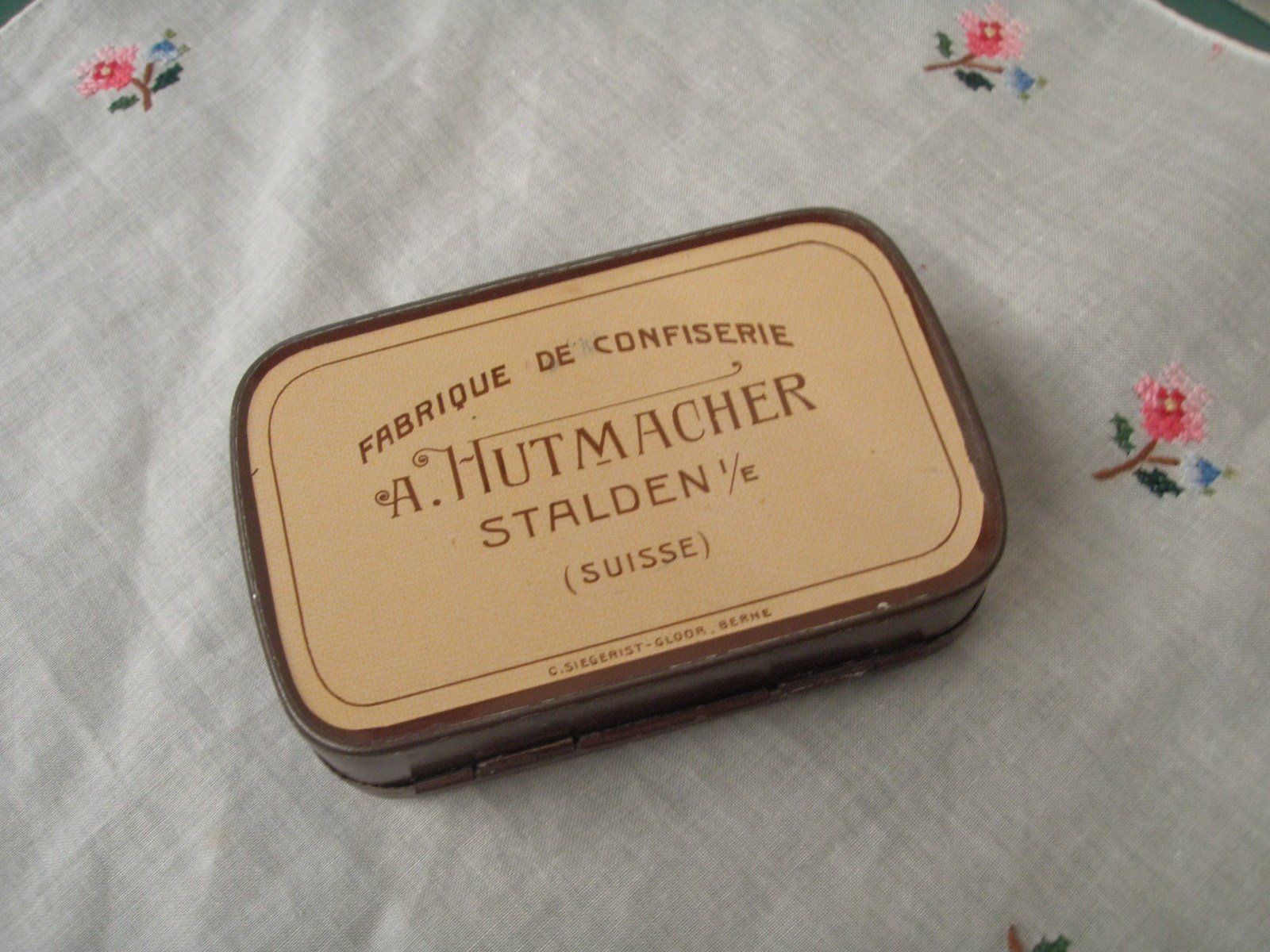 Tutte le decorazioni: Uraltes Blechdöschen "Bonbons fins" – Usato da Rohrbach venduto da chri2009 1