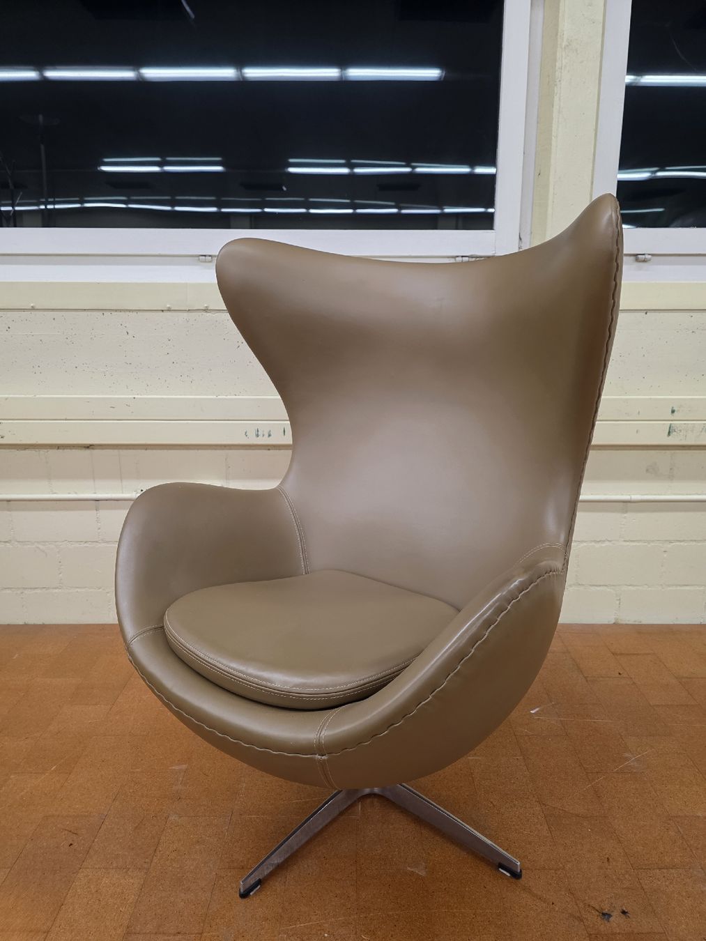 Poltrone: Designer Sessel Egg Chair Arne Jacobsen  – Usato da Lichtensteig venduto da Polsterwerk 7