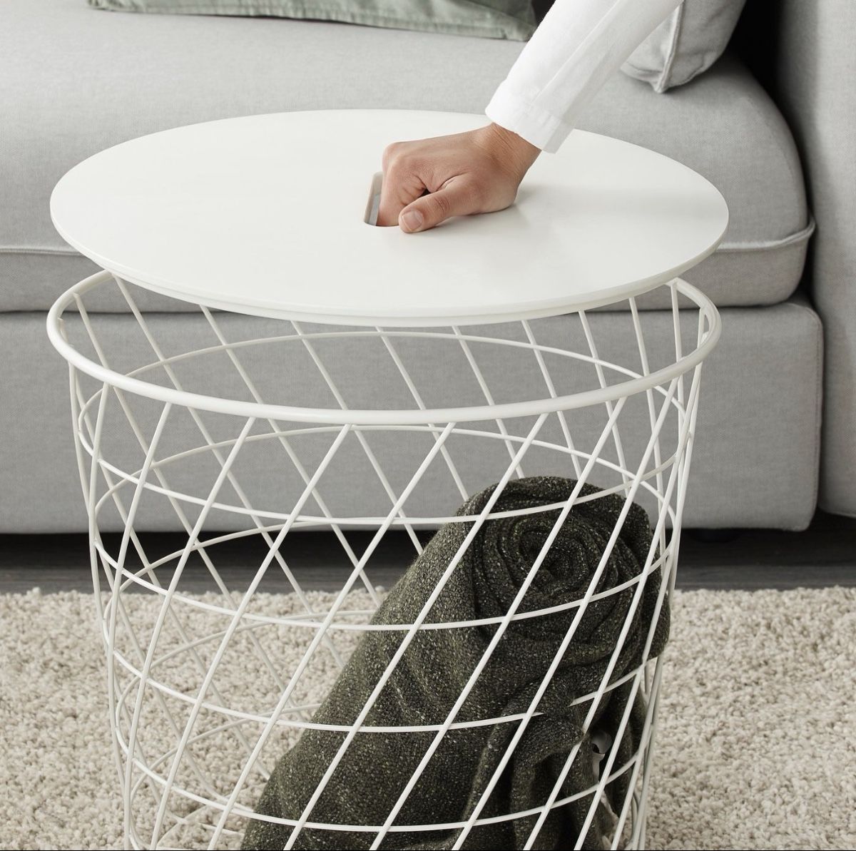 Tavoli: Weisses Beistelltisch Ikea KVISTBRO – Usato da Uster venduto da Jurgitele
