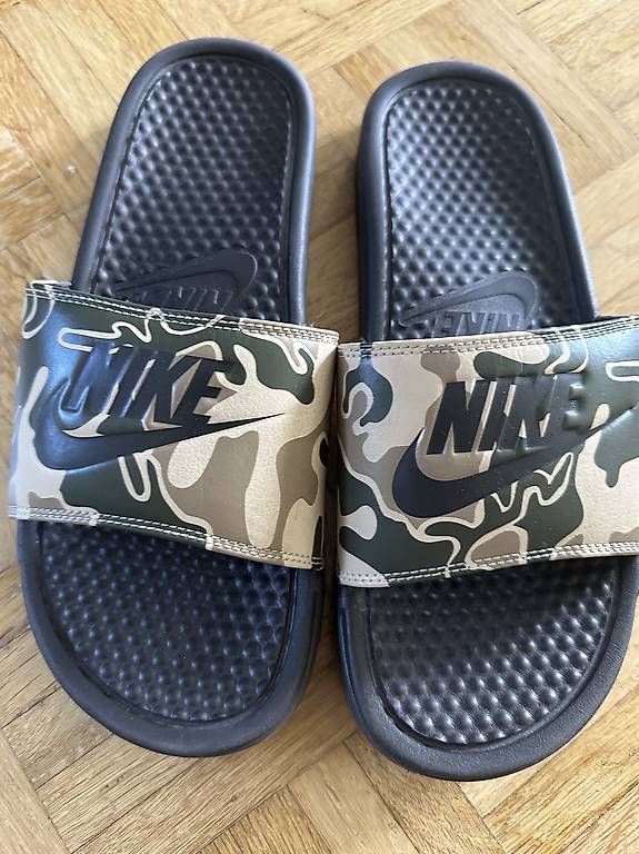 Scarpe da uomo: Nike Badelatschen Gr.41 Neu – Usato da Stäfa venduto da DearDarling