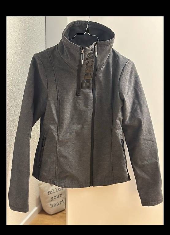 Giacche: Bench. Jacke, Softshell, S/36 Grau, Daumenlöcher, Gr. S – Usato da Rothenburg venduto da wer_g9fd