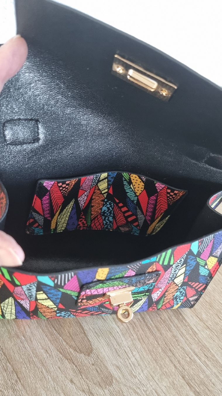 Borse da donna: Kleine  Handtasche mit Muster - Blickfang! – Nuovo (secondo la descrizione) da Glattbrugg venduto da Hamburgstadt 4