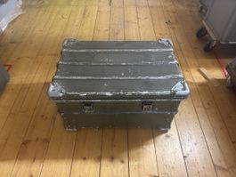 Transportkiste EDAK der Schweizer Armee