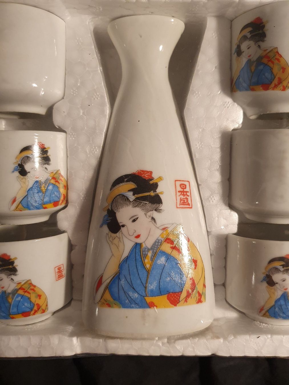 Set di piatti: Japanisches Sake-Set aus Keramik, 7-teilig – Nuovo (secondo la descrizione) da Worb venduto da FroLok 1