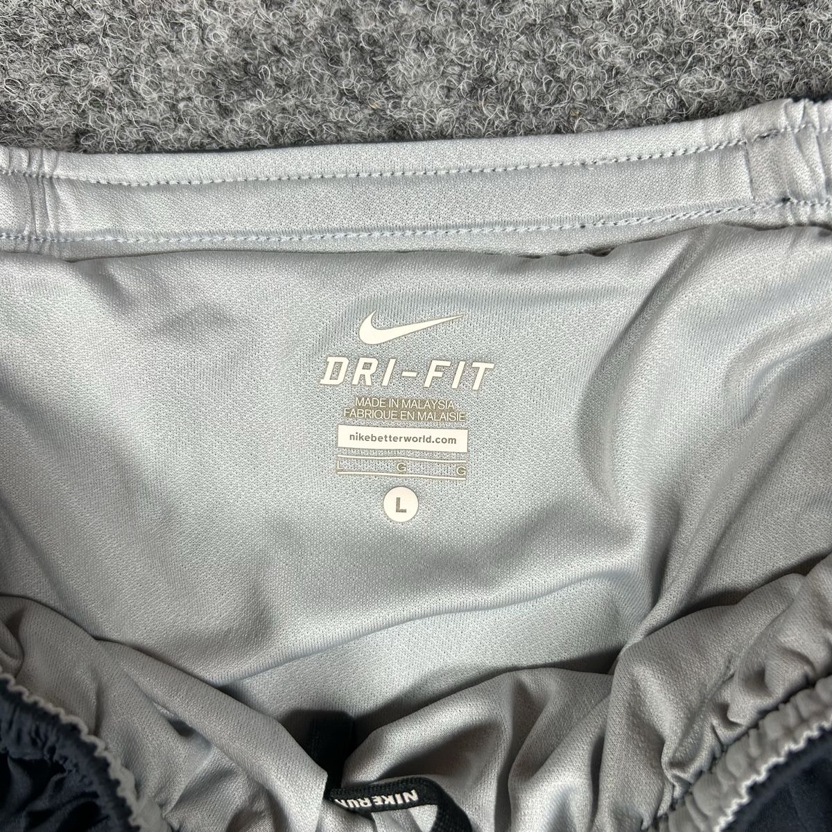 Nike Hosen: Nike short running  – Neu (gemäss Beschreibung) aus La Sagne NE von Matlasape 1