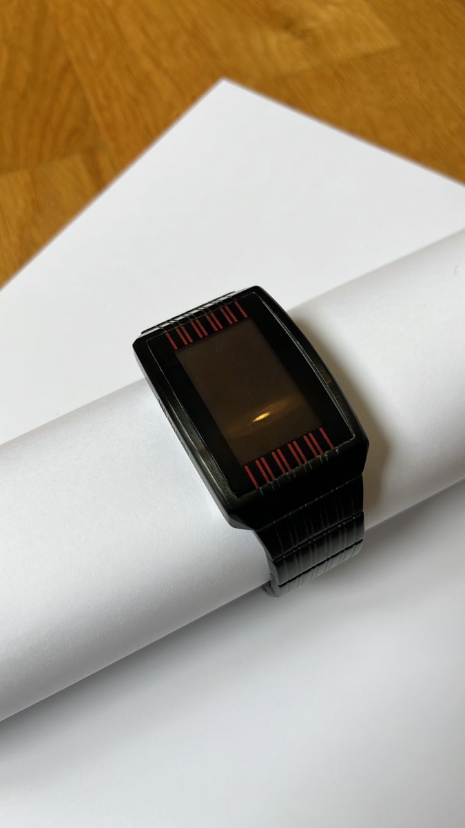Uhren: Kisai Online Motion Sensor LCD Watch – Gebraucht aus Winterthur von Meierdar