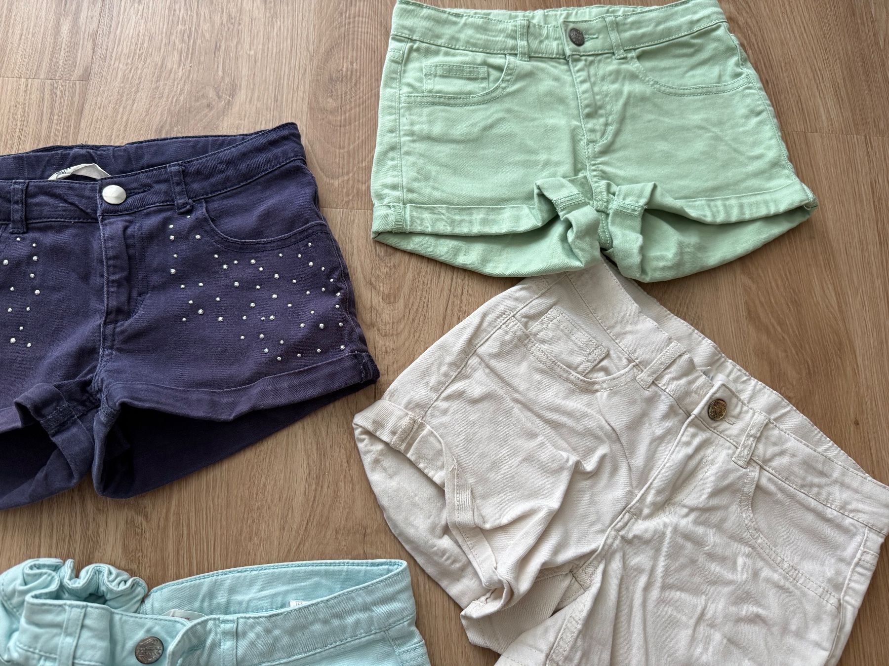 H&M Lotti & Set di vestiti: 4 Shorts Kurzhosen Gr.152 – Usato da Sarnen venduto da Pinoccio6 3