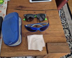 Bundle of two sunglasses kids 5-10y: blue sport & black casu