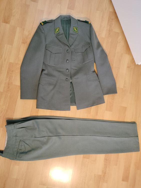 Schweizer Armee Militär Uniform 1