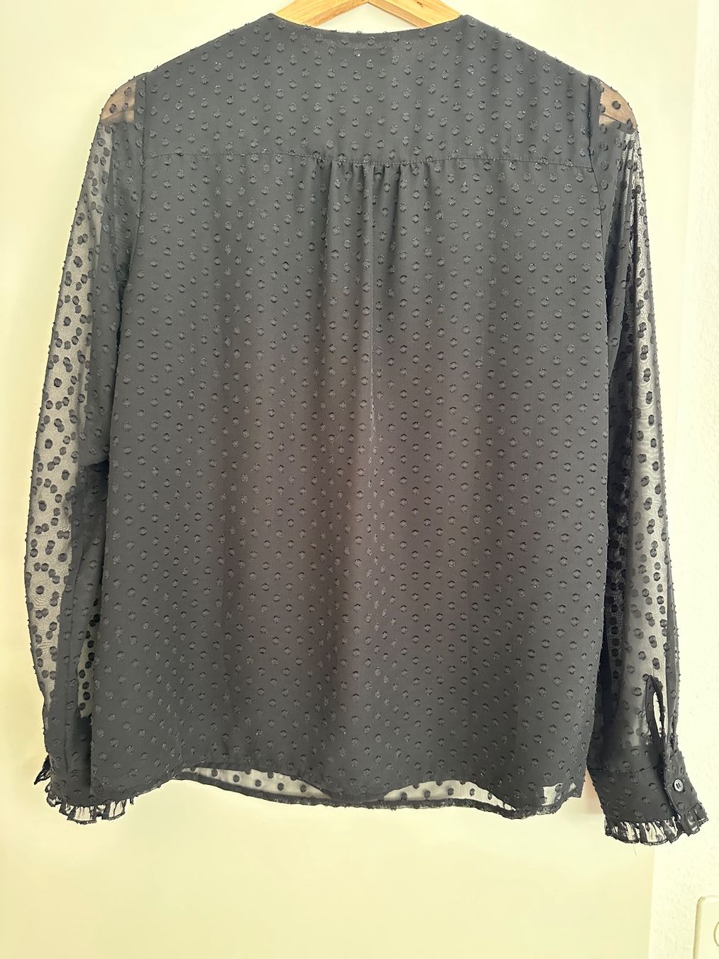 Maison 123 Top: Elegante schwarze Bluse V-Ausschnitt Gr.36 – Usato da Adliswil venduto da kik_9xns 1