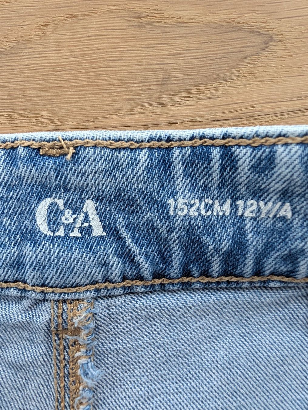 C&A Pantaloni: Jeans Shorts, hellblau, Gr. 152 – Usato da Dettighofen venduto da kk333 1