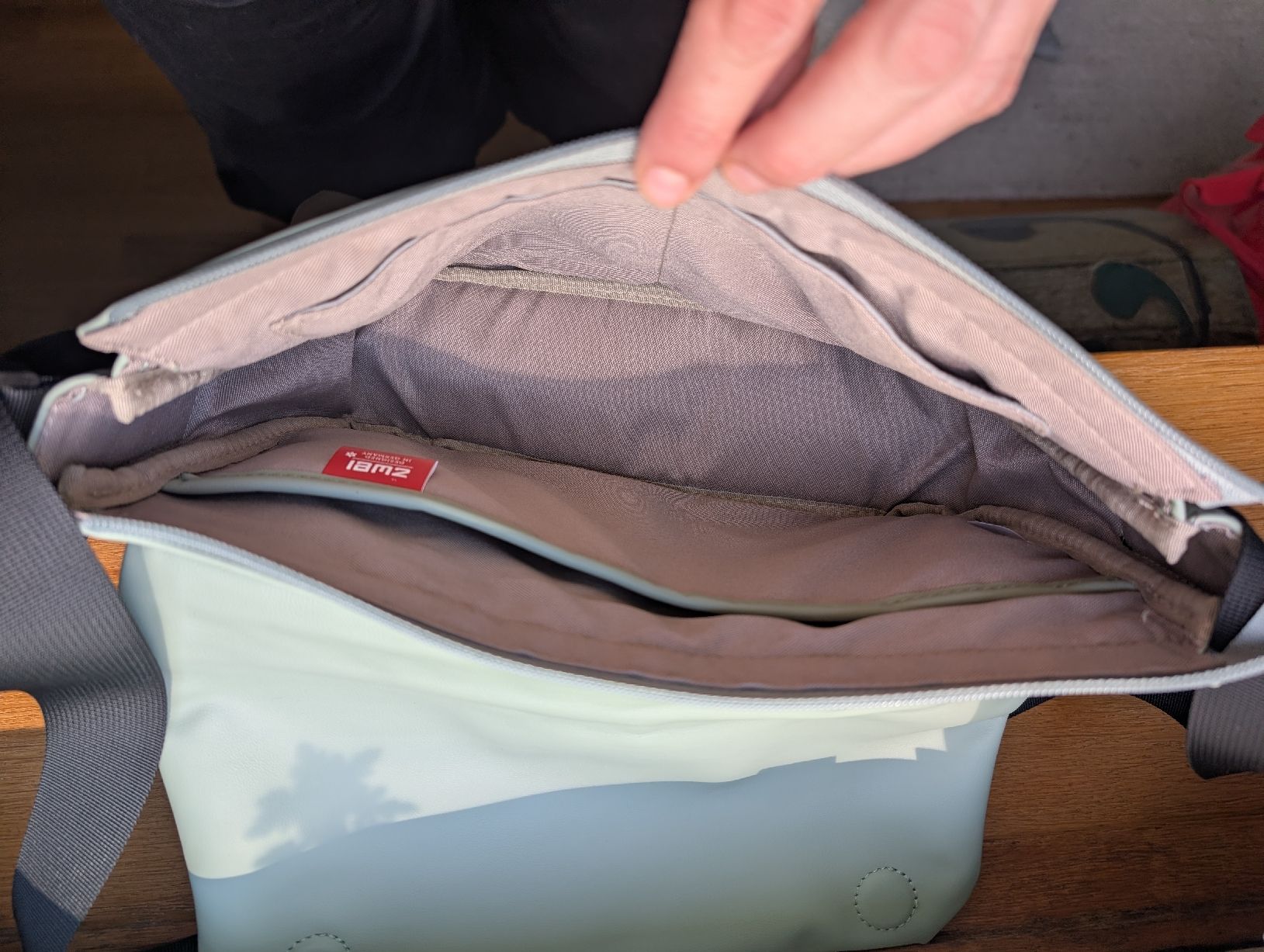 Altro in  Abbigliamento & Accessori: Kleine "ZWEI" Umhängetasche – Nuovo (secondo la descrizione) da Winterthur venduto da sansee 2
