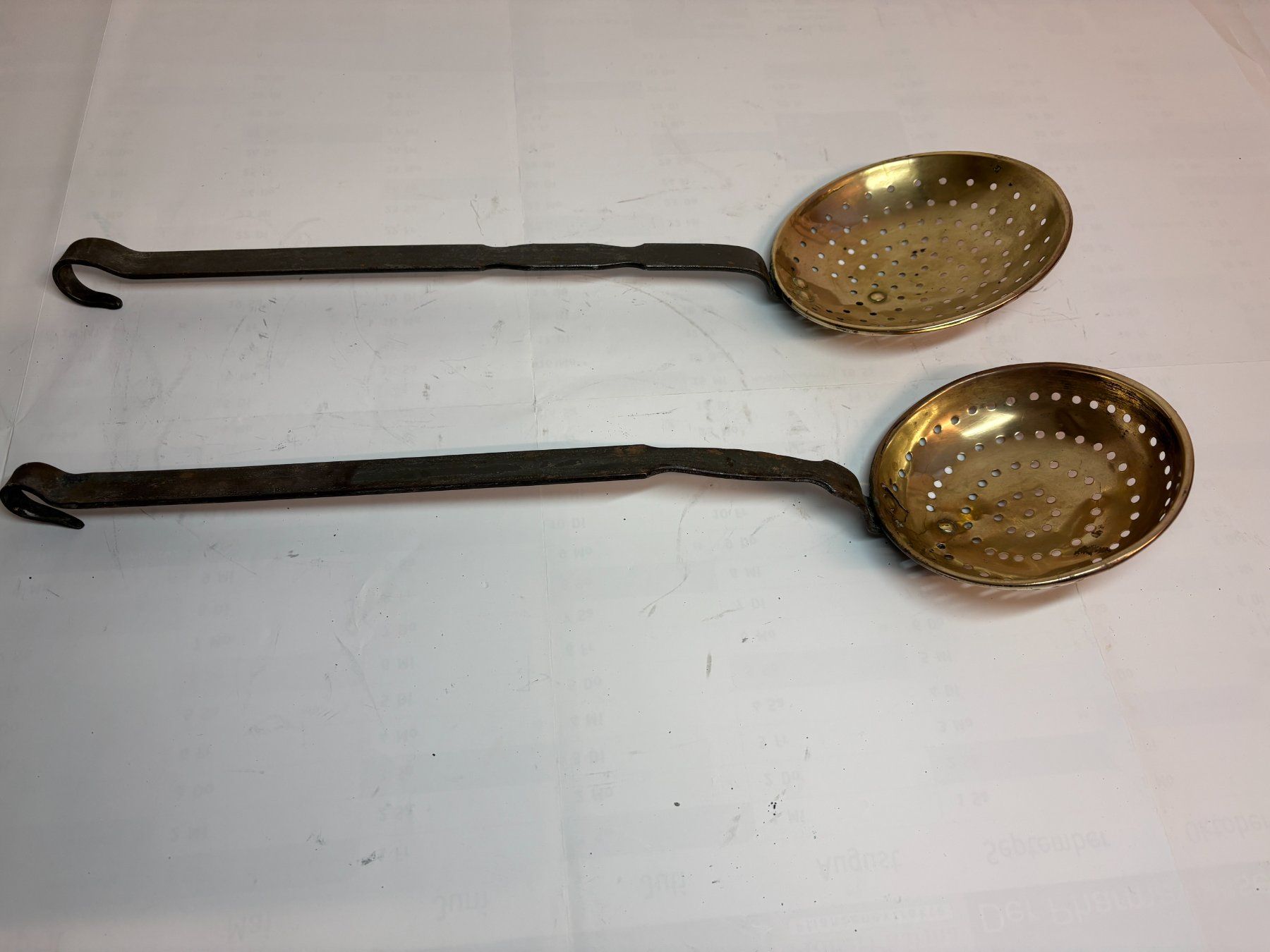Elettrodomestici da cucina: 2 Schöpfsiebe, Siebkellen, Kupfer-Siebe antik – Usato da Herzogenbuchsee venduto da chisu51