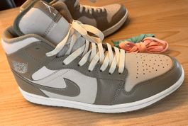 Nike Jordan 1 Mid
