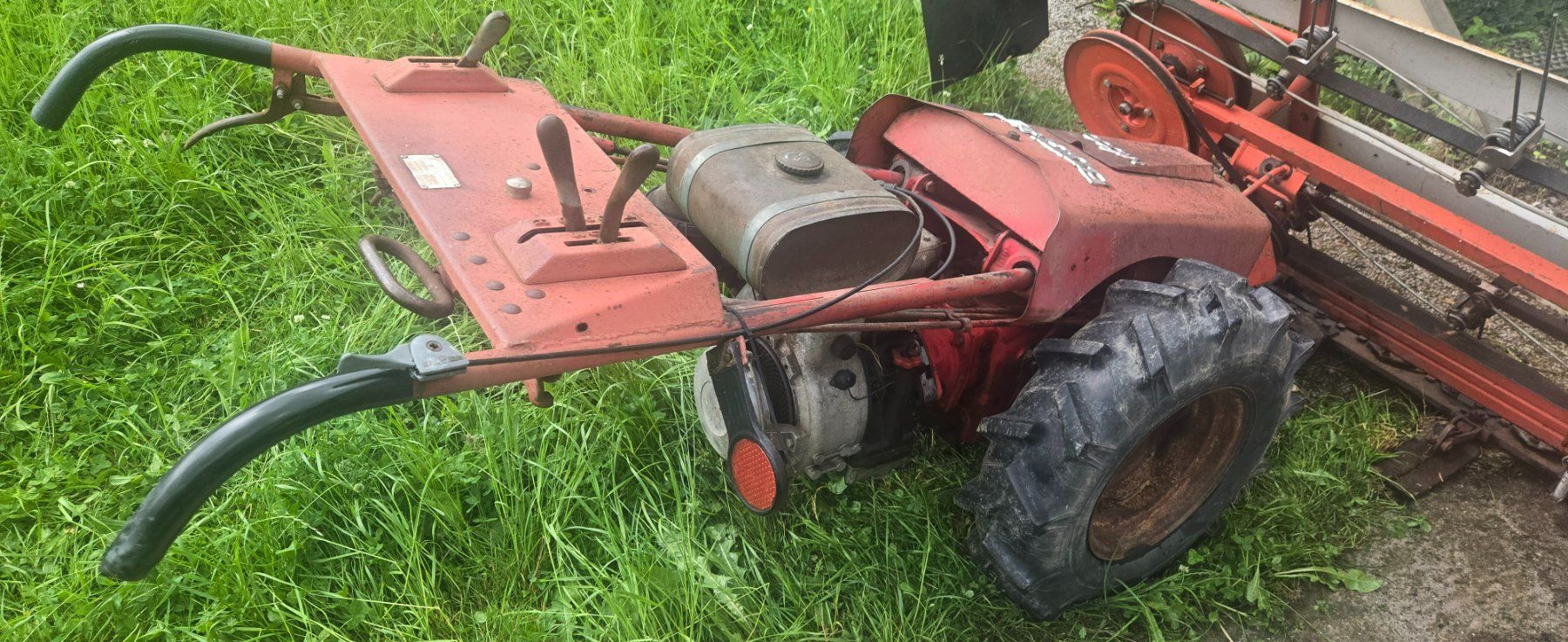 Bucher Tutte le macchine: Motormäher mit Eingraser – Usato da Pfäffikon venduto da mgd7 5