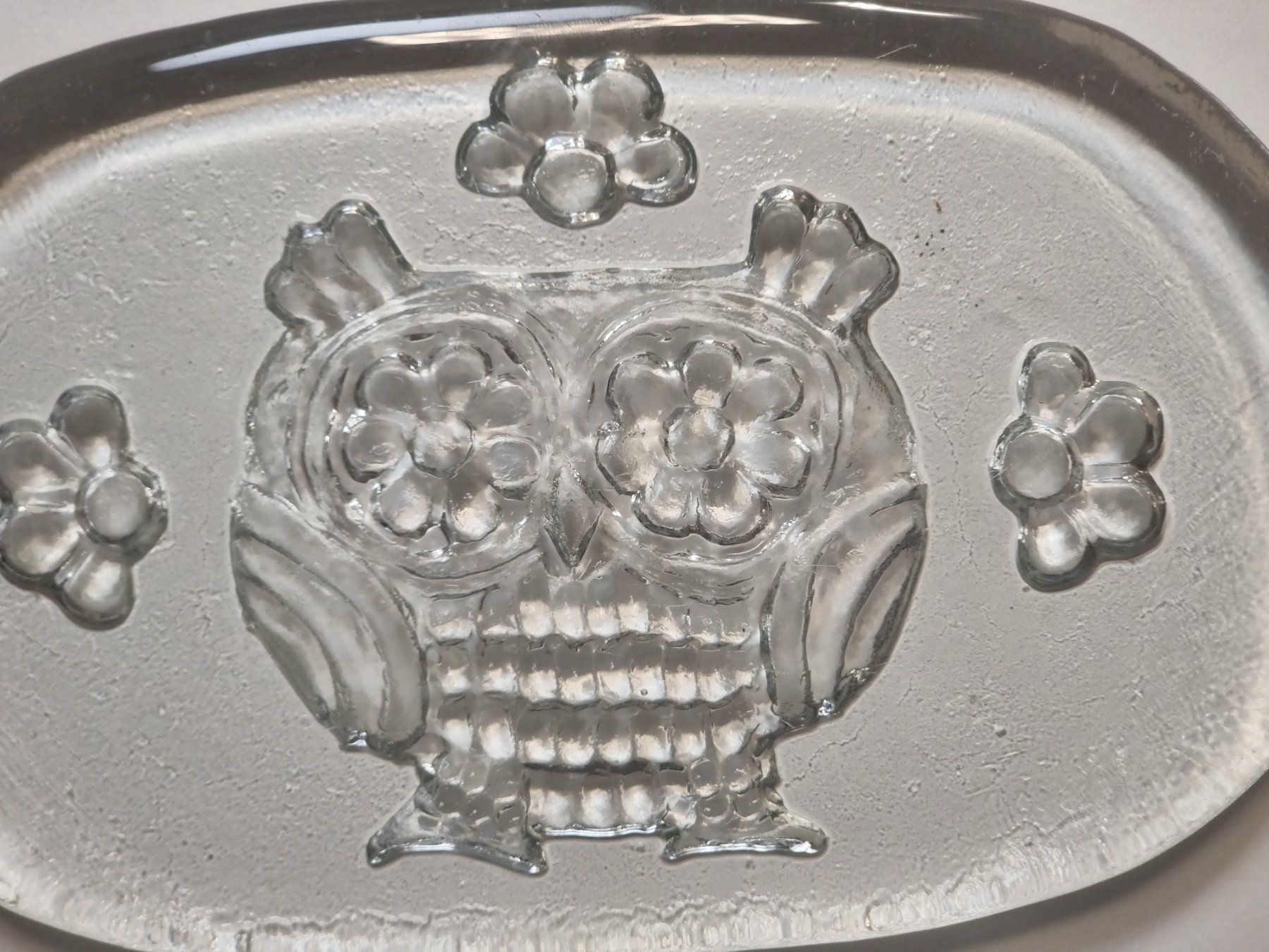 Glasi Hergiswil Servierplatten: neuw: Glasi Hergiswil BUTTERPLATTE GLAS EULE – Neu (gemäss Beschreibung) aus Dürnten von Bachtelsurfer 1