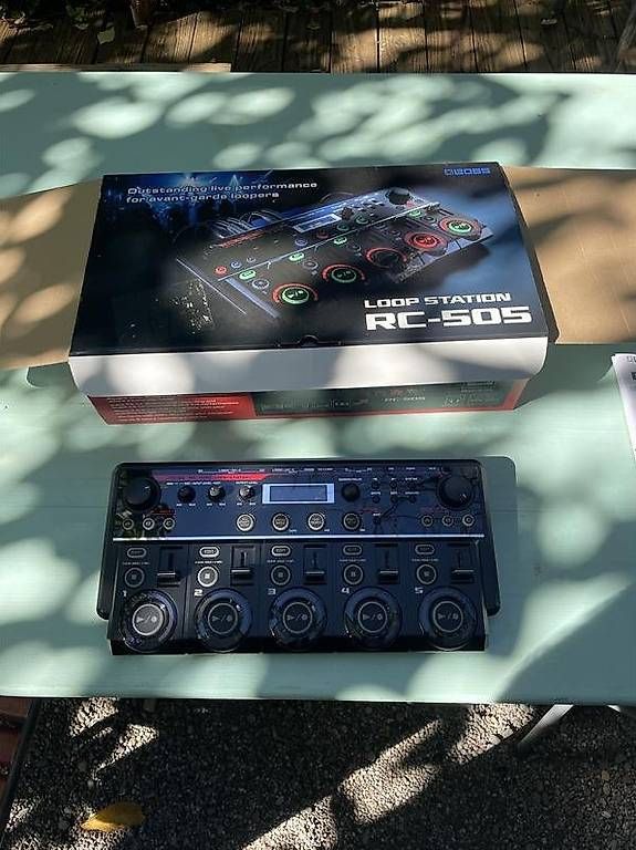 Instruments de musique: BOSS RC-505 MK1 Loop Station – D'occasion à Zürich par arm_x7kq