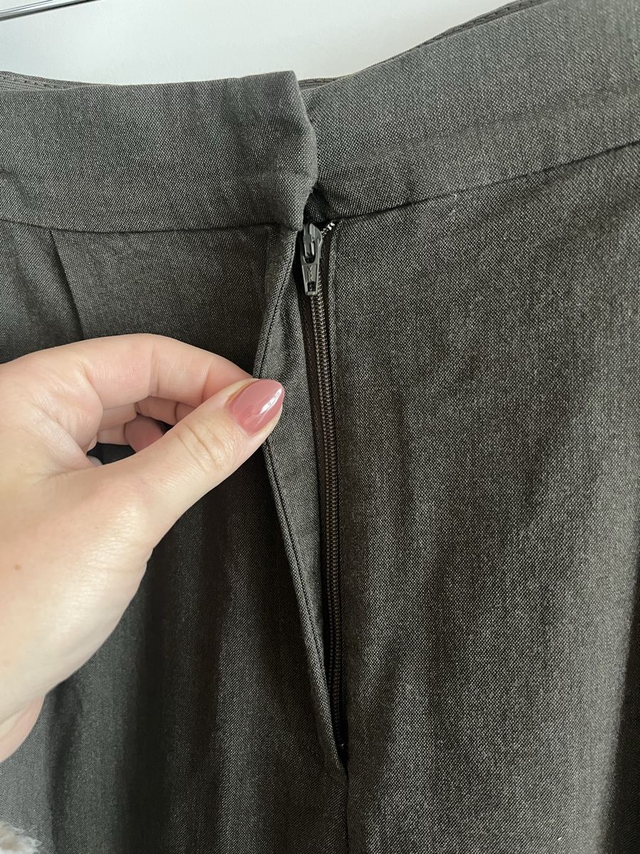 H&M Pantaloni: Schicke graue Stoffhose – Usato da Zürich venduto da Lelillemore 1