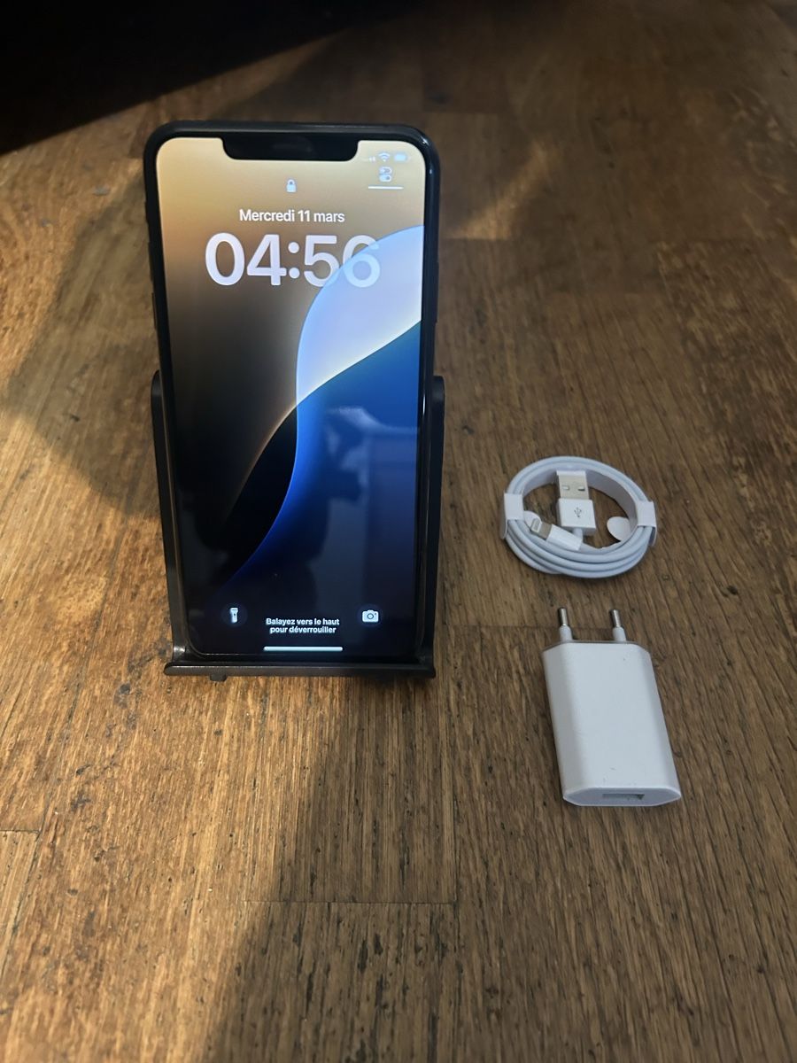 Apple Telefoni cellulari / Smartphones: iPhone XS MAX, 256 GB, Black Édition. – Nuovo (secondo la descrizione) da Biel/Bienne venduto da Djemel-Boughrassa