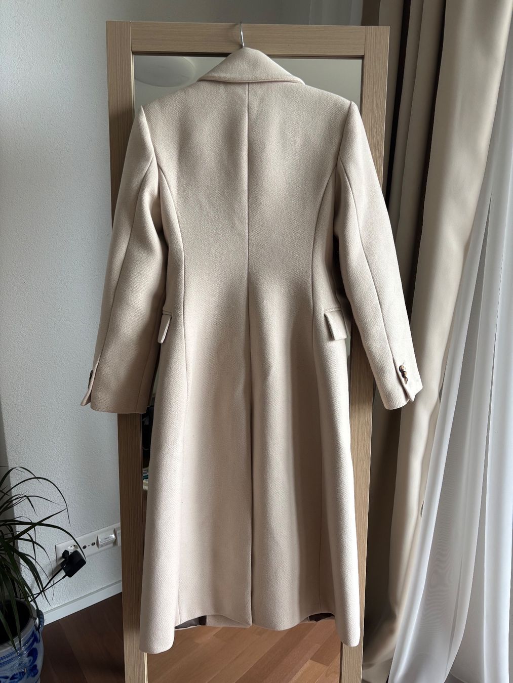 Mango Manteaux: Manteau Mango – D'occasion à Neuchâtel par dum_5xby 1