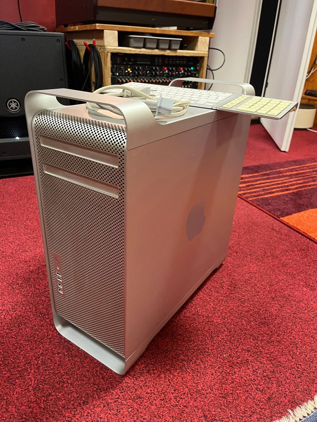 Apple PC: Apple Mac Pro 5,1- 8 coeurs / 32 G.RAM / RX 570 4Go – Usato da La Chaux-de-Fonds venduto da Simone1180 5