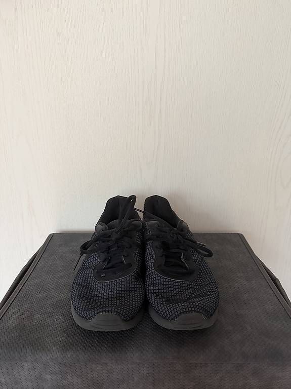 Scarpe da donna: Nike Tanjun Mesh Sneaker Schwarz Gr. 37.5 – Usato da Oberurnen venduto da buesraak 1