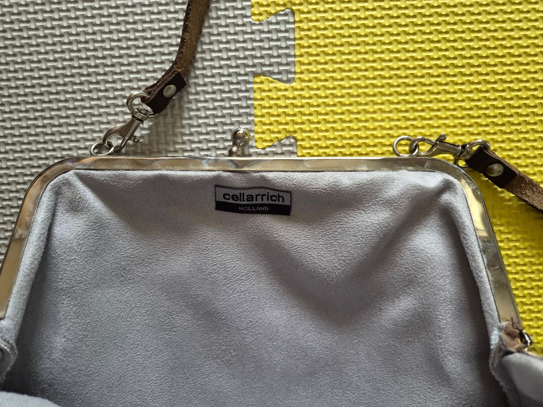 Sacs femmes: Hellbraune Ledertasche von Cellarrich – D'occasion à Belp par fra_5rn7 2