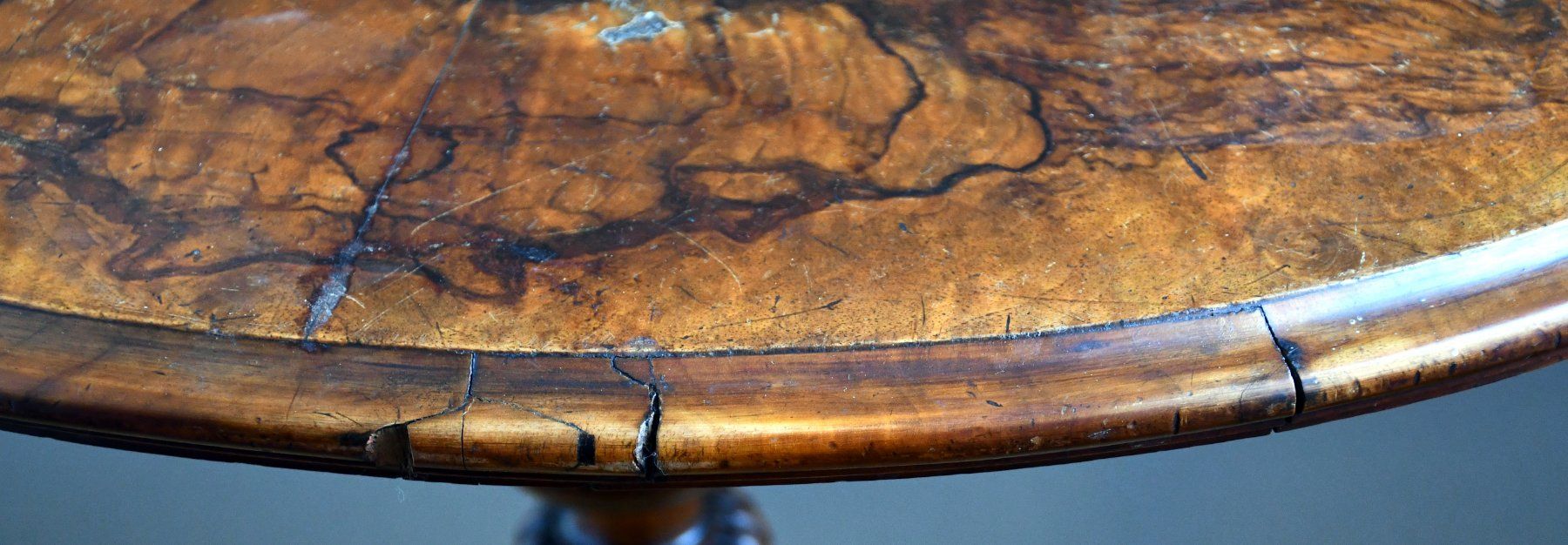 Tische: Antike Beistelltisch 72 cm – Gebraucht aus Rotkreuz von salsanera 7