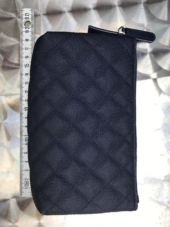 Chanel Custodie per cosmetici: Chanel kleine clutch / schminktasche – Usato da Riehen venduto da lana81 2