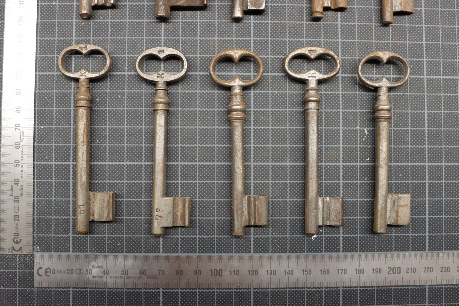 Chiavi: Lot mit 10 antiken Schlüsseln – Usato da Emmetten venduto da Super008 2