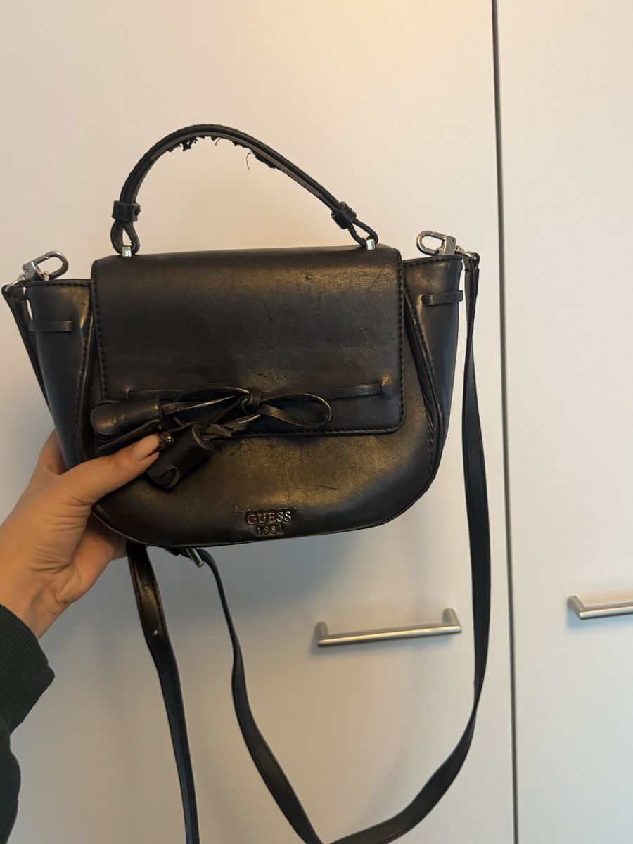 Guess Sacs femmes: Guess Tasche schwarz – D'occasion à Kradolf par lar_fbp9 1