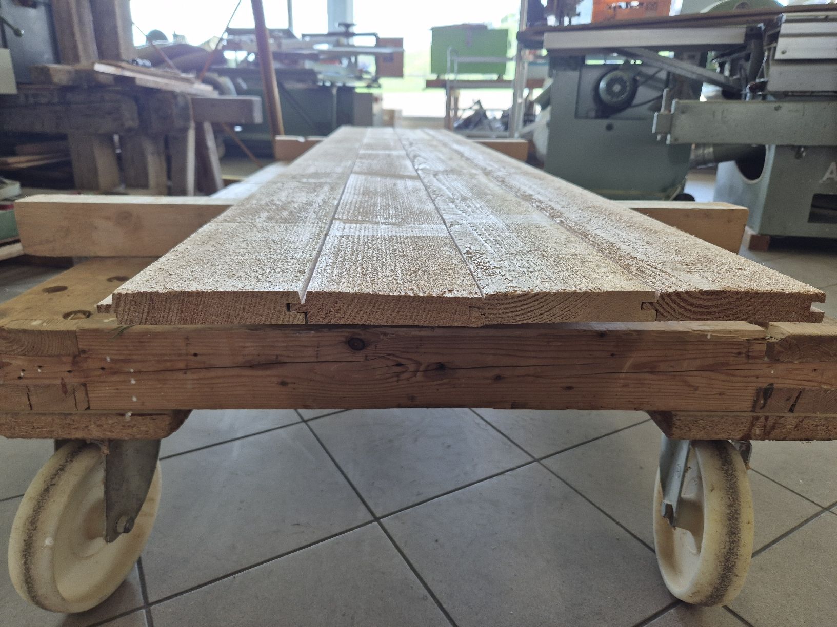 Articoli in legno: Aussenschallung Douglas – Nuovo (secondo la descrizione) da Wasen im Emmental venduto da GPower44 1