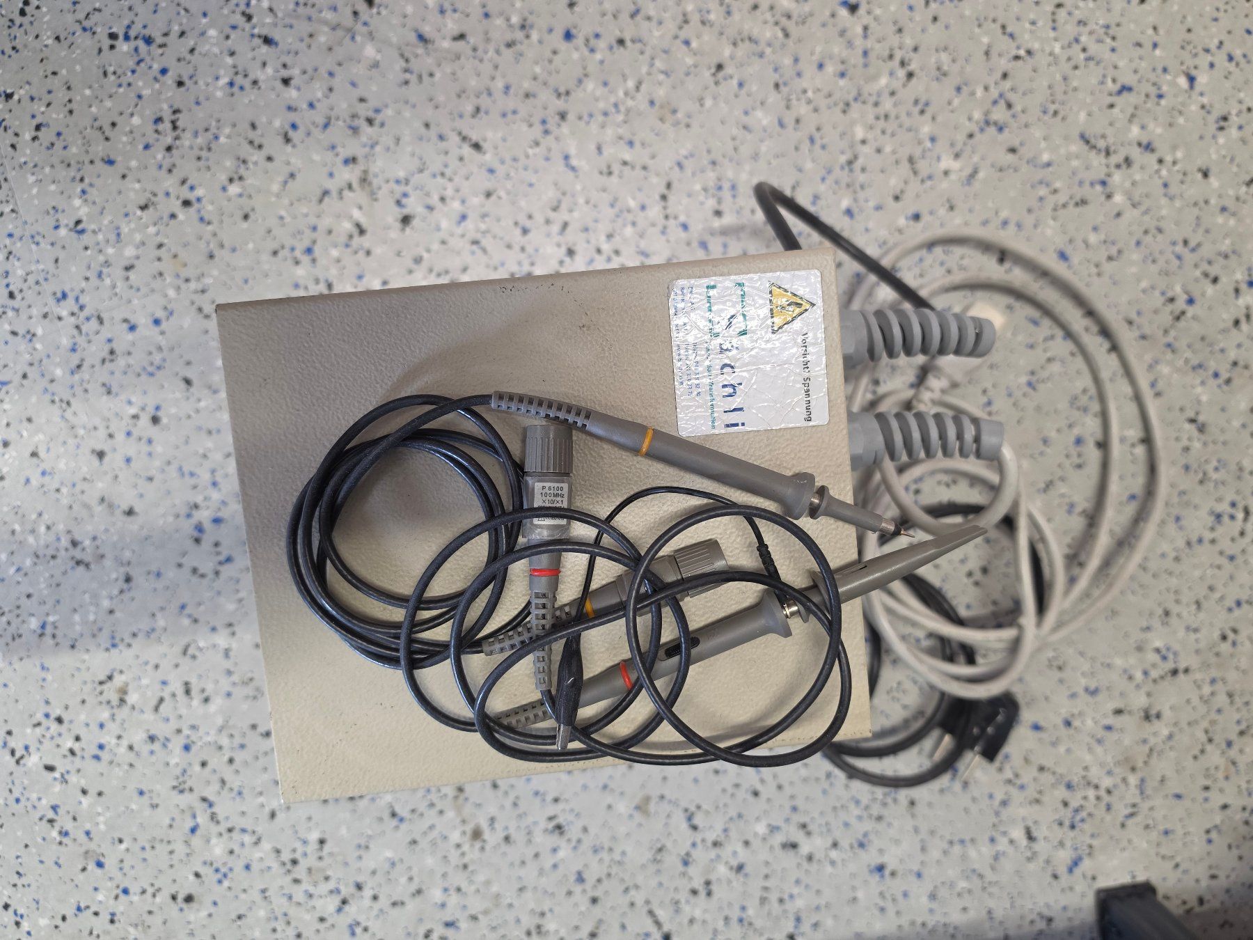 Componenti elettronici: Bächli Modell SG500 BV14302 Netztransformator 1000 VA – Usato da Altdorf UR venduto da Xaeon