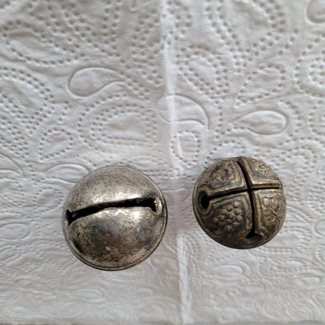 Campanacci mucche: Antike Glocken/Schellen, Vintage, 2 Stück – Usato da Dörflingen venduto da tucson16 3