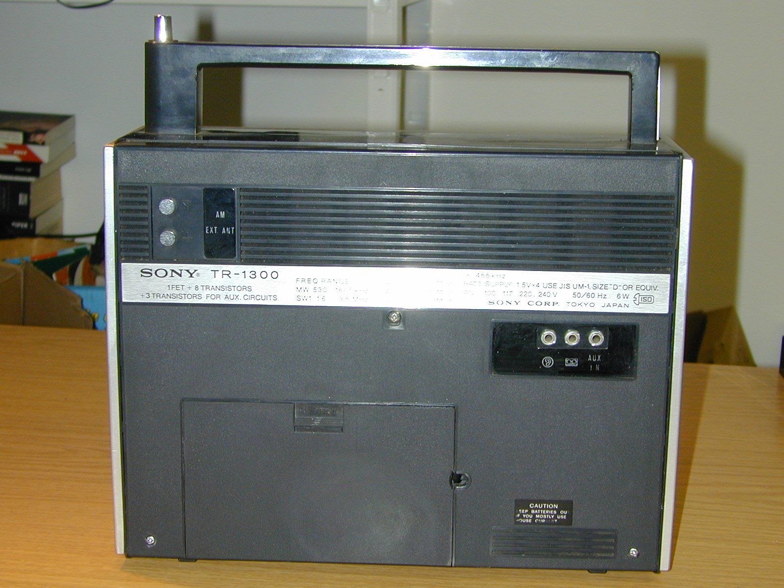 Sony Radio: SONY Weltempfänger Solid State Mod. TR 1300 SAMMLERSTÜCK – Usato da Oberursel venduto da swinger-ecki 1