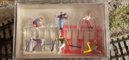 Preiser 10313 Abfahrtsläufer, Set mit 6 Figuren und Zubehör