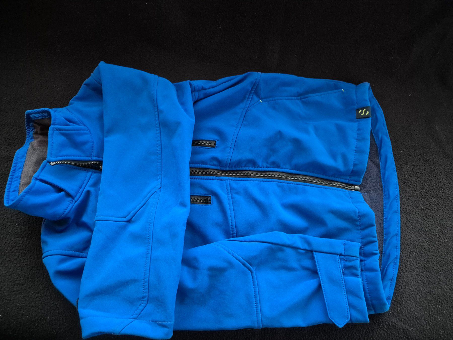 H&M Giacche & Cappotti: Blaue Softshelljacke – Usato da Winterthur venduto da Butzel 2