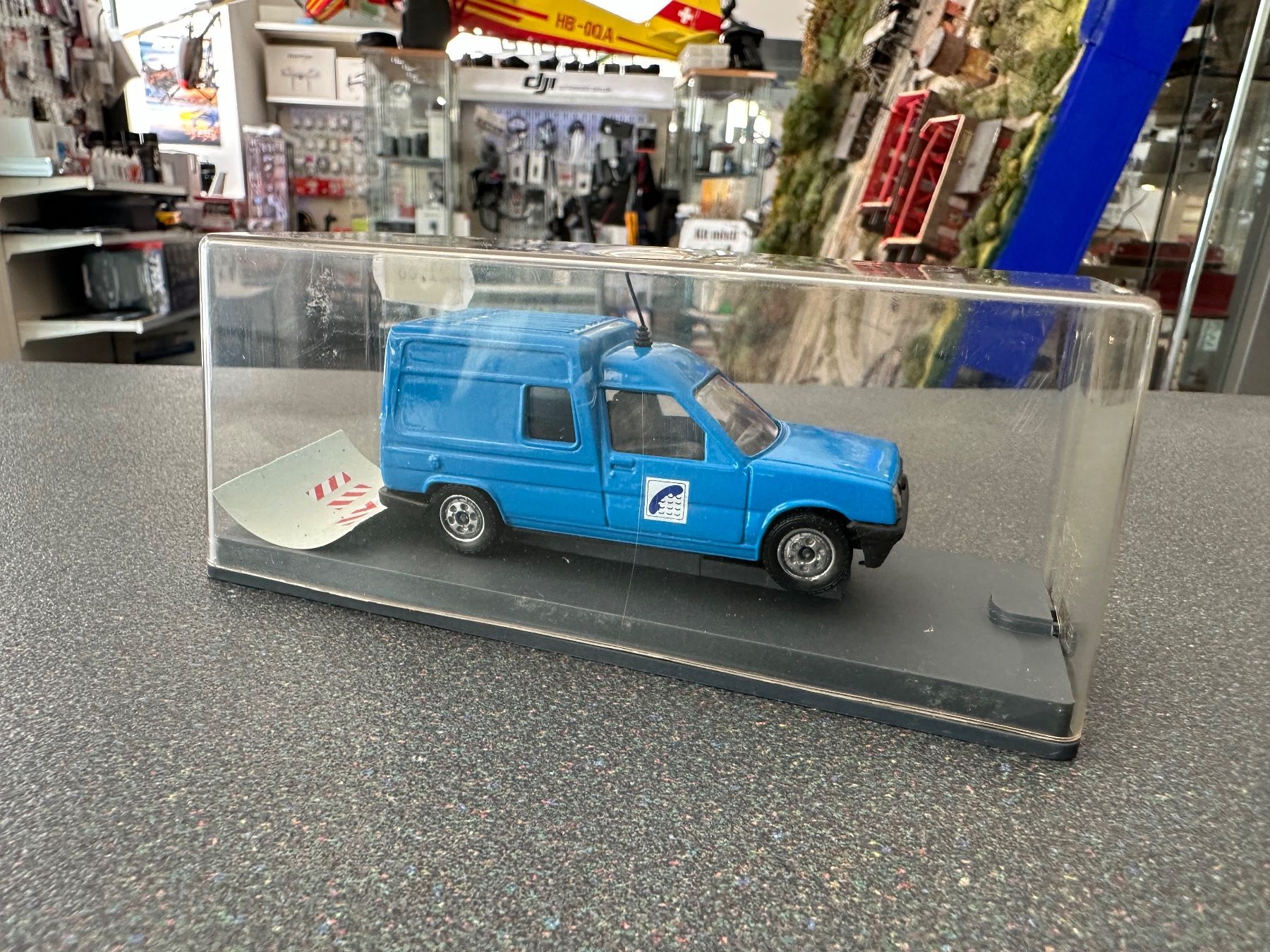 Renault Modellini d'auto: Verem 1:43 Vintage Renault express Telecom 152 – Usato da Chiasso venduto da Carrara-Modellismo 2