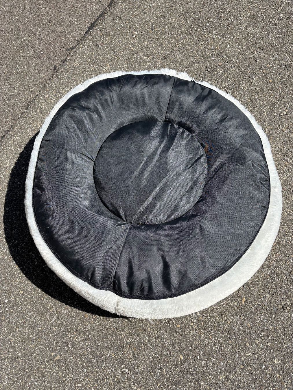 Niches, paniers: Hundebett "Donut" rund – D'occasion à Steinmaur par Piper2014 1