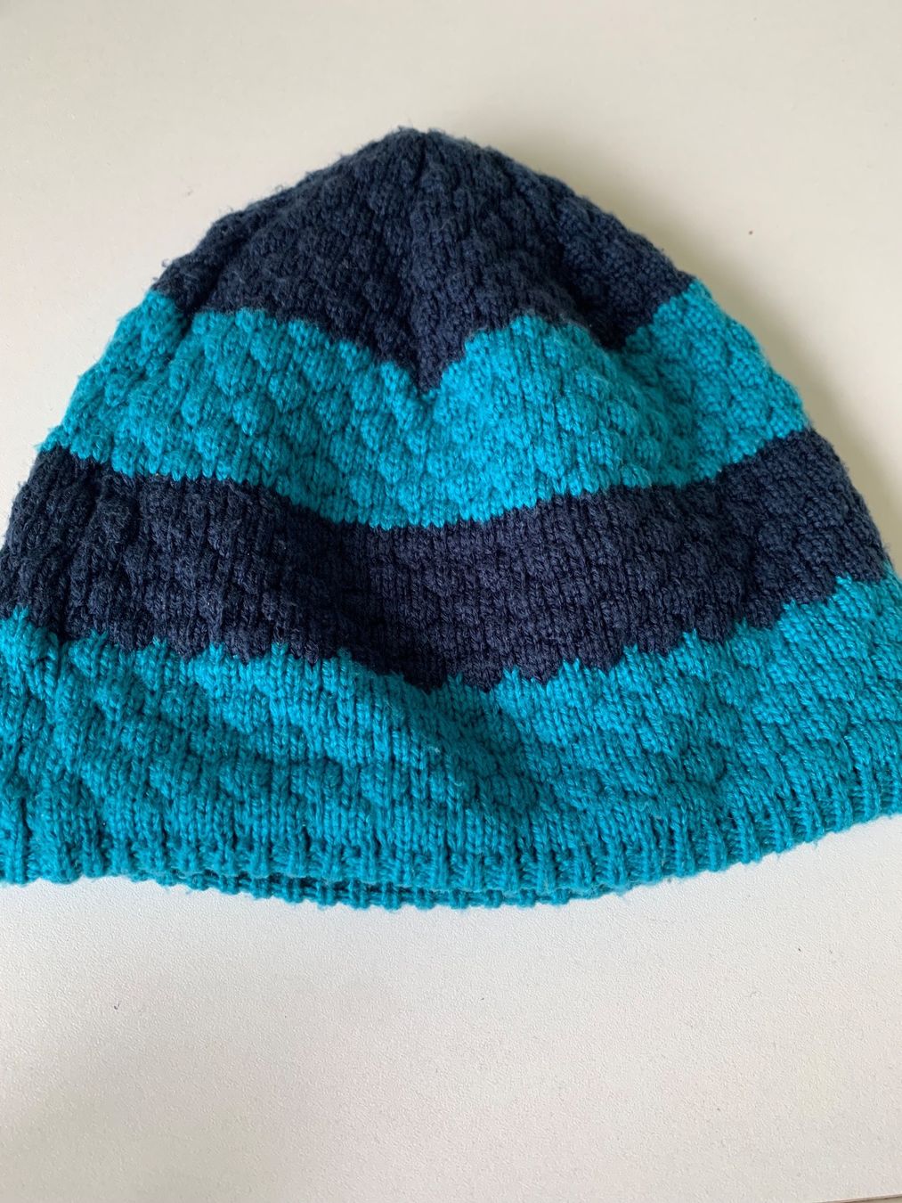 Chapeaux, bonnets & casquettes: Strickkappe – D'occasion à Gondiswil par kaj_26vz 1