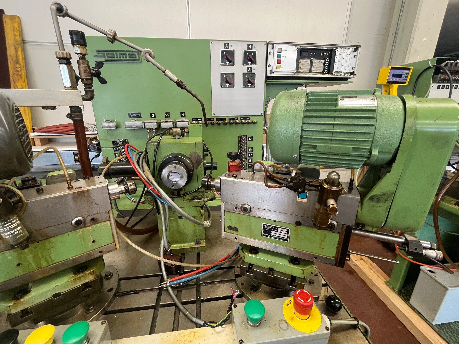 Tutte le macchine: SOLMA/TECHNIKA Universal-Nachbearbeitungs-Bohrmaschiene – Usato da Grenchen venduto da Doka_4582 4