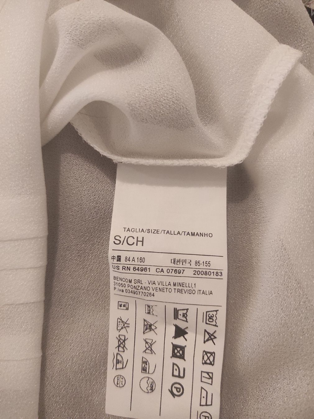 Benetton Camicette: Bluse von Benetton, Neu, gr S – Nuovo (secondo la descrizione) da Rupperswil venduto da Tynna 1