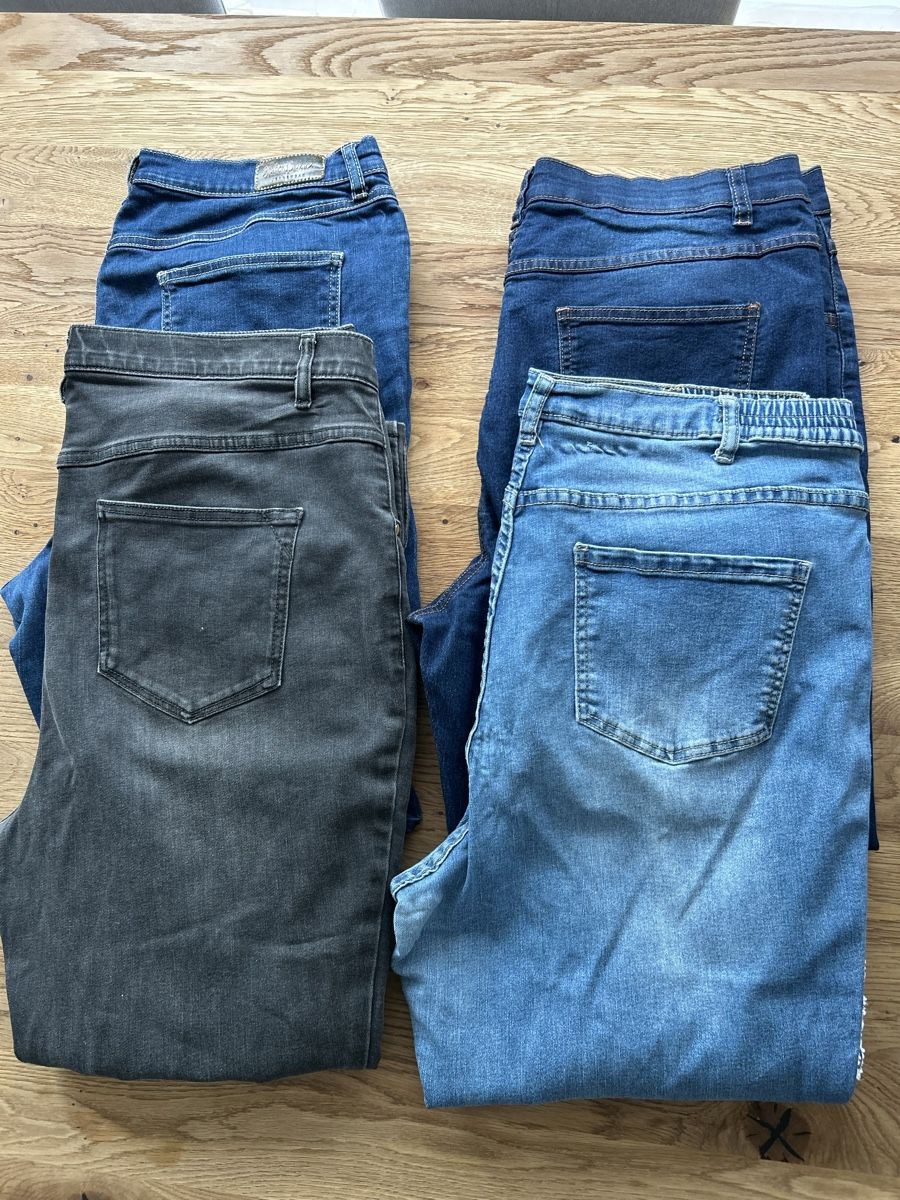 Lotti di vestiti: Jeanshosen Grösse 44 – Usato da Lachen SZ venduto da rah_c6qj
