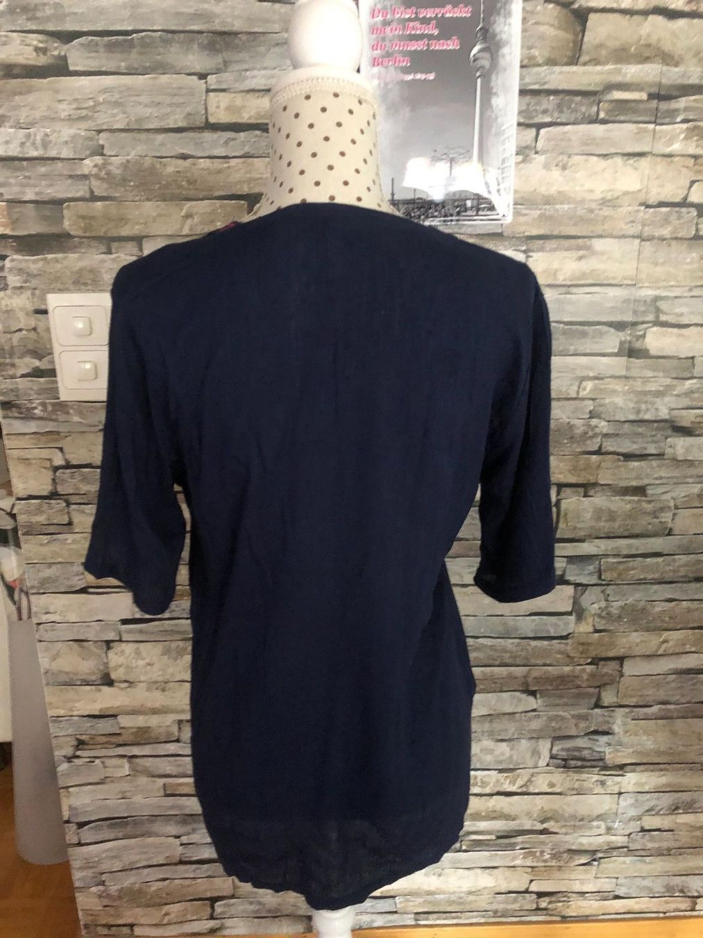 T-Shirts: Shirt mit Applikationen – Gebraucht aus Wettingen von Hasta80 1