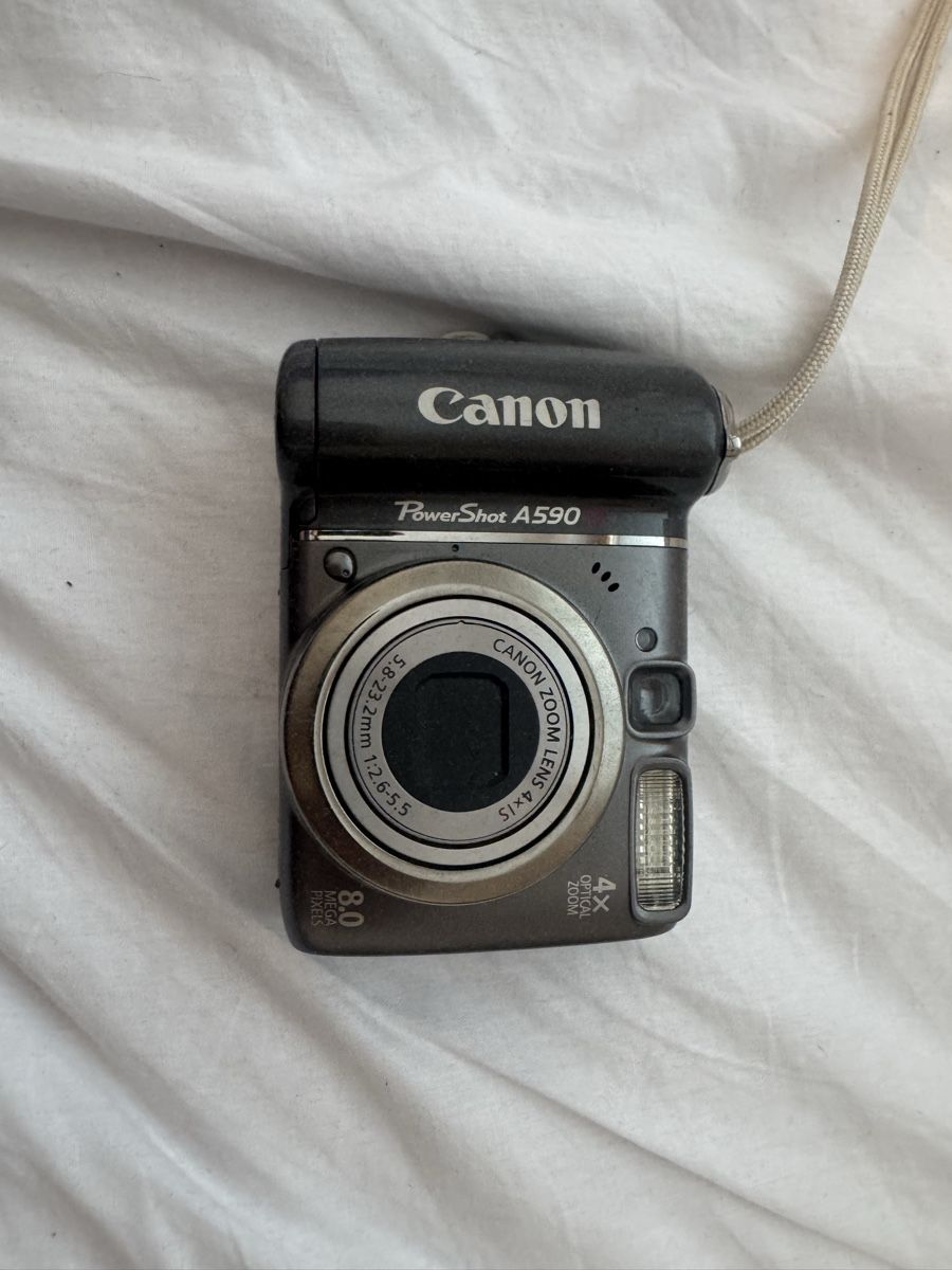Canon Appareil photo: Kleine Canon Digicam – D'occasion à Disentis/Mustér par uhhhsimon
