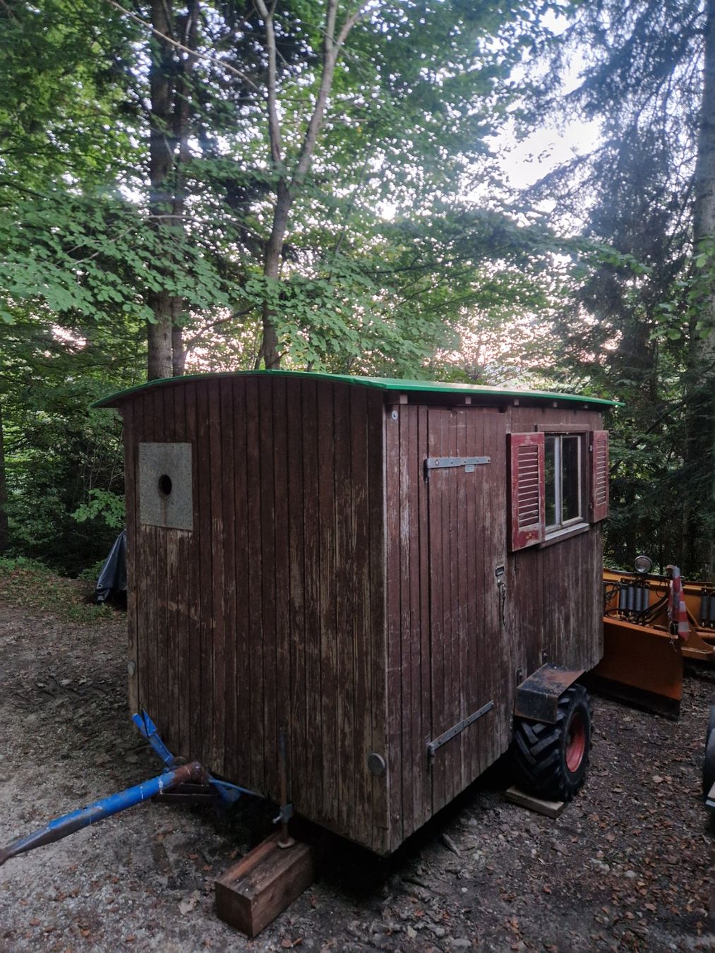 Niederberger Rimorchi: NIEDERBERGER Bauwagen – Usato da Sumiswald venduto da ForstCounty 9
