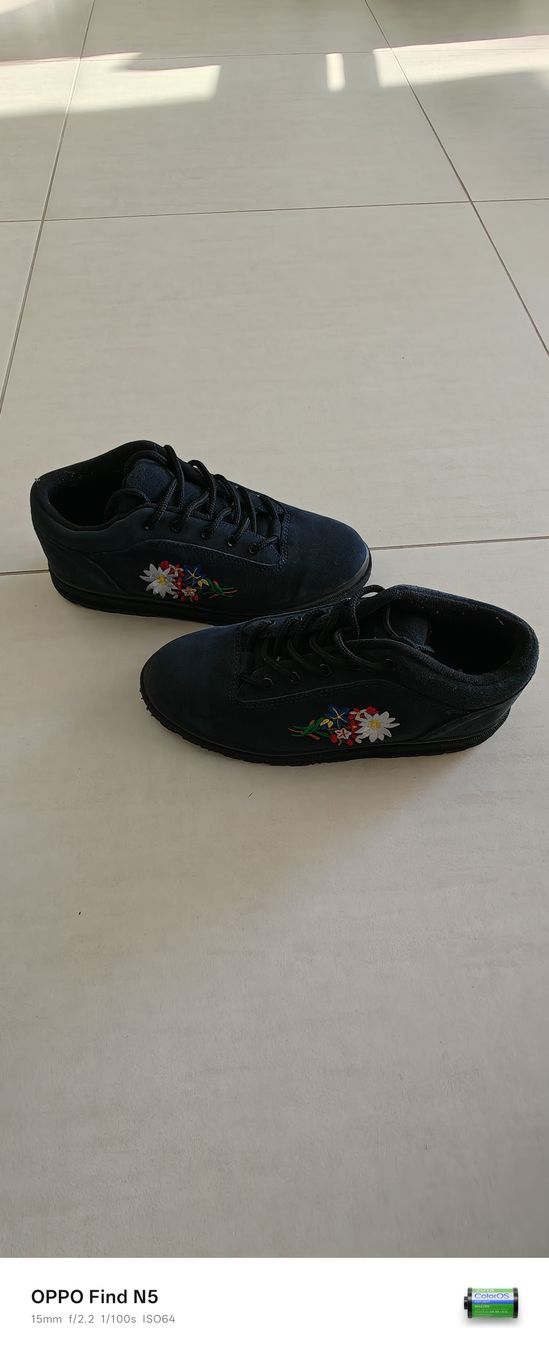 Chaussures femmes: Sneaker schwarz (40) – D'occasion à stallikon par Dalacoke 1